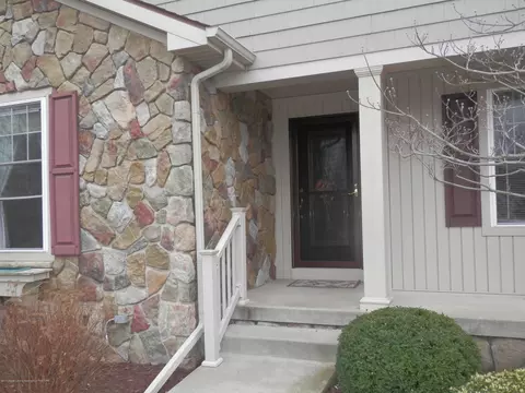 15353 Classic Dr, Bath, MI 48808 photo 3