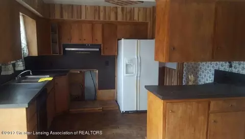 12499 W Herbison Rd, Eagle, MI 48822 photo 2