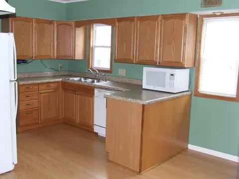 1837 E Cavanaugh Rd, Lansing, MI 48910 photo 2