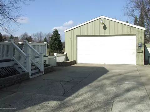 225 E Miller Rd, Lansing, MI 48911 photo 27