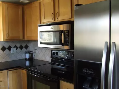 225 E Miller Rd, Lansing, MI 48911 photo 8