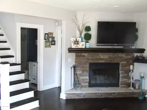 225 E Miller Rd, Lansing, MI 48911 photo 3