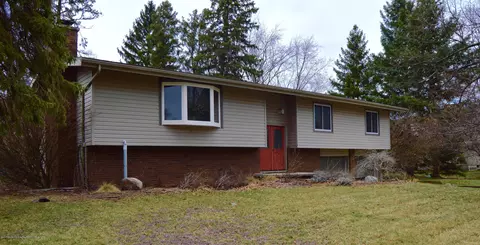 1952 Bloomfield Dr, Okemos, MI 48864 photo 2