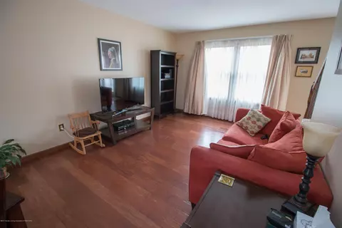 636 Earliglow Ln, Haslett, MI 48840 photo 5
