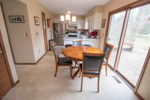 636 Earliglow Ln, Haslett, MI 48840 photo 10