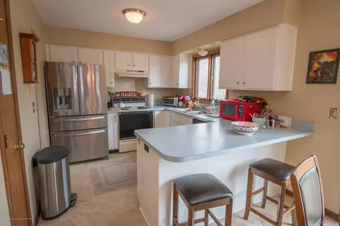 636 Earliglow Ln, Haslett, MI 48840 photo 7