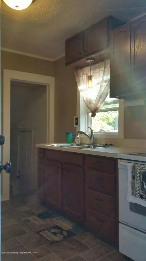 622 Cooper Ave, Lansing, MI 48910 photo 7