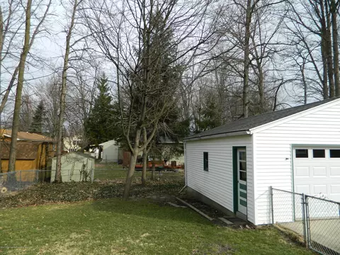 3330 Argyll Dr, Lansing, MI 48911 photo 3