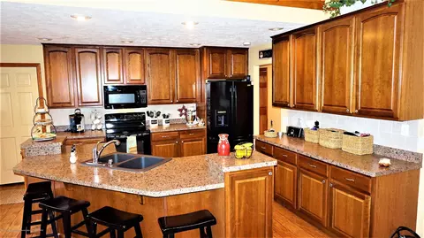 642 Harper Rd, Mason, MI 48854 photo 17