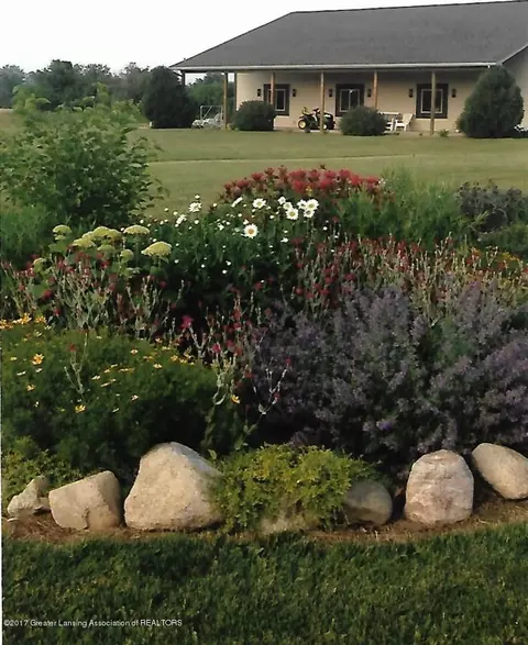 642 Harper Rd, Mason, MI 48854 photo 6