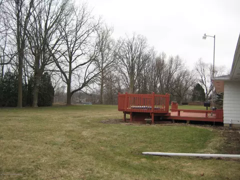 11888 E Andre Dr, Grand Ledge, MI 48837 photo 2