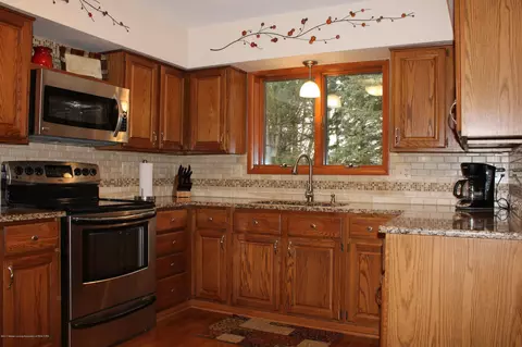 13909 Webster Rd, Bath, MI 48808 photo 5