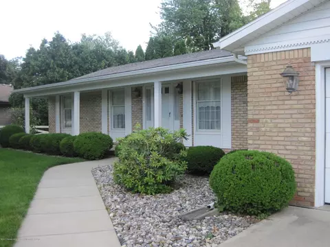 11881 E Andre Dr, Grand Ledge, MI 48837 photo 2