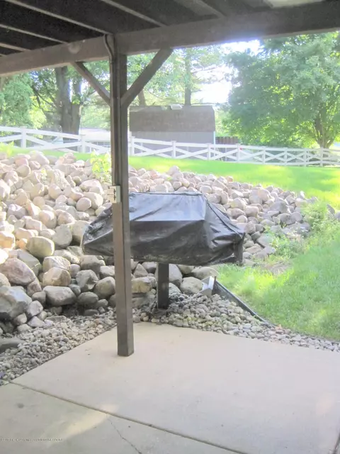 11881 E Andre Dr, Grand Ledge, MI 48837 photo 28