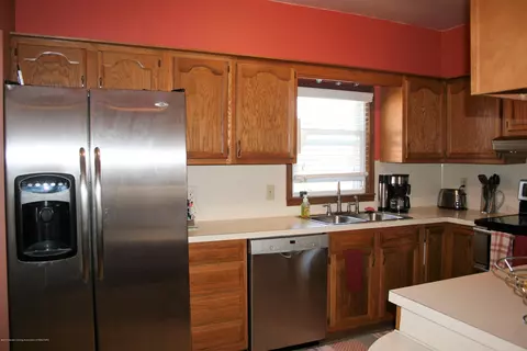 202 S Main St, Perry, MI 48872 photo 11