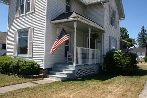 202 S Main St, Perry, MI 48872 photo 2