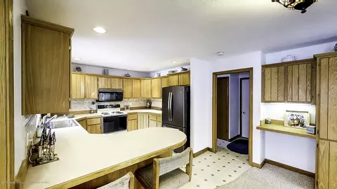 9822 Missaukee Ln, Haslett, MI 48840 photo 12