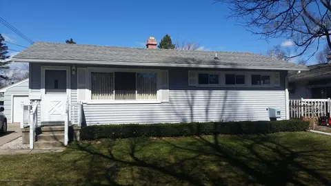1908 Pleasant View Ave, Lansing, MI 48910 photo 2