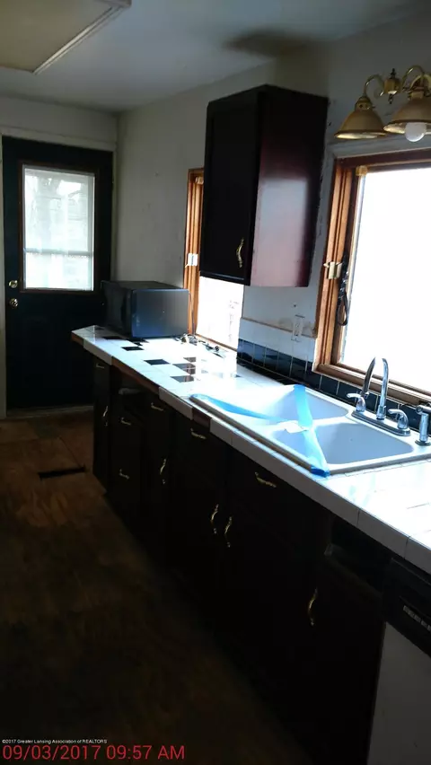 505 Brook St, Eaton Rapids, MI 48827 photo 3