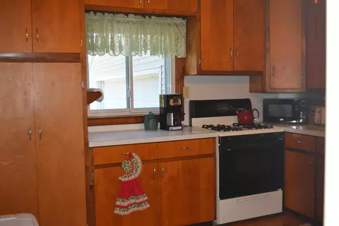 12325 Center Rd, Bath, MI 48808 photo 6