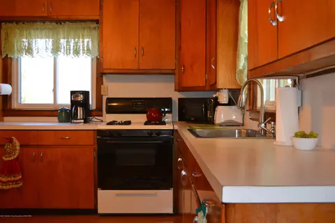 12325 Center Rd, Bath, MI 48808 photo 4