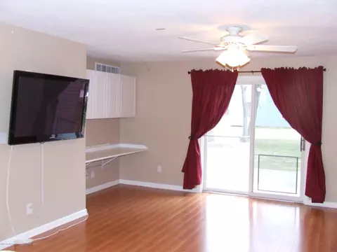 1046 Maycroft Rd, Lansing, MI 48917 photo 8