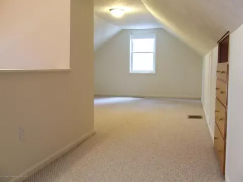 1046 Maycroft Rd, Lansing, MI 48917 photo 11