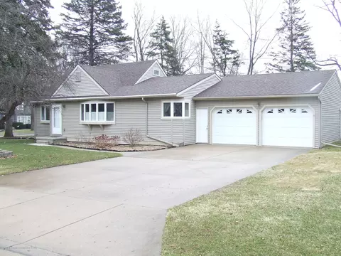 1046 Maycroft Rd, Lansing, MI 48917 photo 1