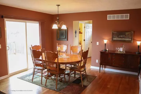 1043 Oakwood Dr, Dewitt, MI 48820 photo 7