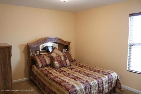 1043 Oakwood Dr, Dewitt, MI 48820 photo 15