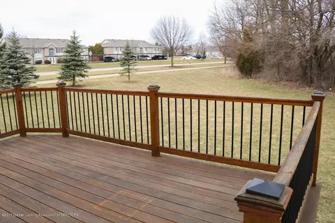 1043 Oakwood Dr, Dewitt, MI 48820 photo 21