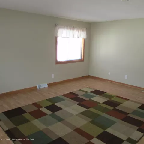505 E Ash St, Mason, MI 48854 photo 9