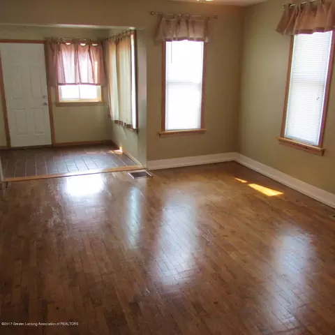 505 E Ash St, Mason, MI 48854 photo 8