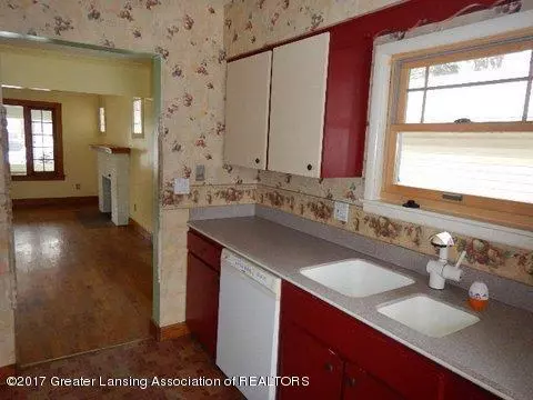 722 Robins, Lansing, MI 48917 photo 6