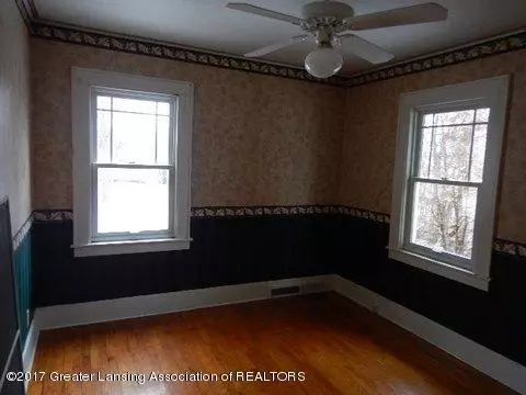 722 Robins, Lansing, MI 48917 photo 17