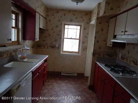 722 Robins, Lansing, MI 48917 photo 7