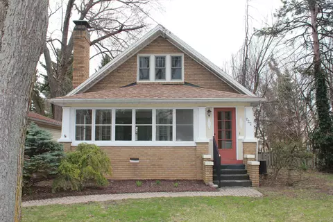 722 Robins, Lansing, MI 48917 photo 2