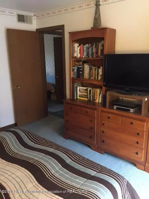 1140 Woodside Dr, Haslett, MI 48840 photo 31