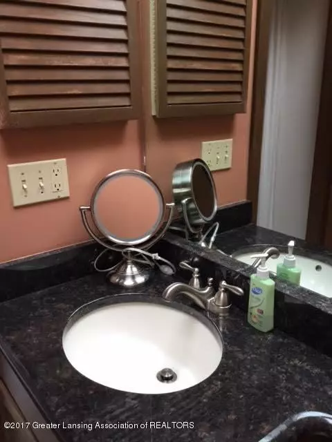 1140 Woodside Dr, Haslett, MI 48840 photo 24