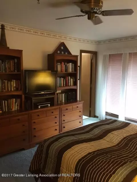 1140 Woodside Dr, Haslett, MI 48840 photo 21