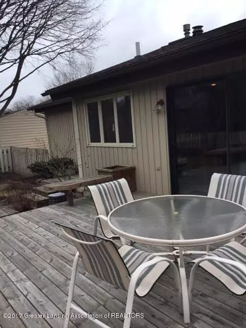 1140 Woodside Dr, Haslett, MI 48840 photo 7