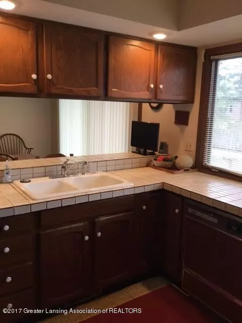 1140 Woodside Dr, Haslett, MI 48840 photo 13