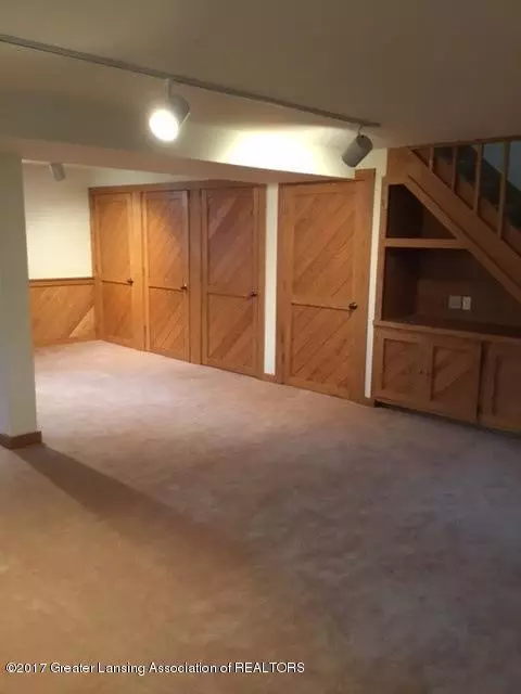 1140 Woodside Dr, Haslett, MI 48840 photo 14