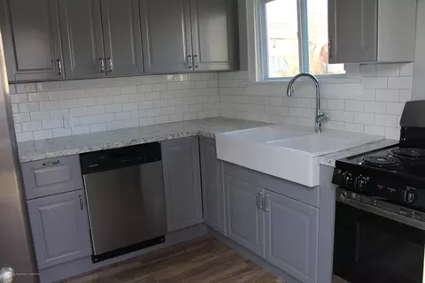 124 E Stoddard, Charlotte, MI 48813 photo 9