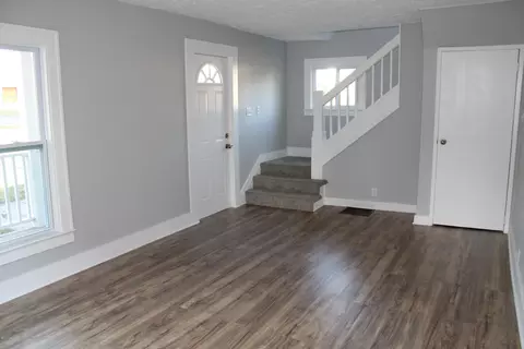 124 E Stoddard, Charlotte, MI 48813 photo 4