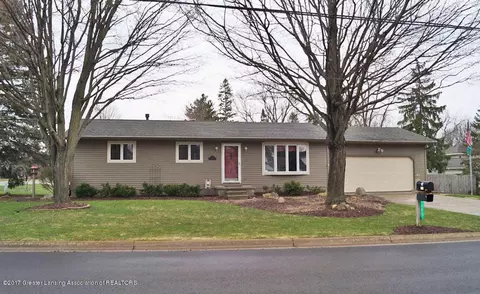 403 W Madison, Dewitt, MI 48820 photo 2