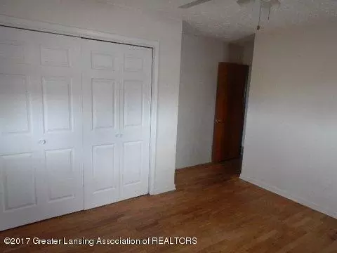 2015 W Maple St, Lansing, MI 48915 photo 6