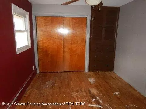 2015 W Maple St, Lansing, MI 48915 photo 8
