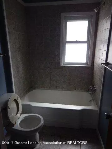 2015 W Maple St, Lansing, MI 48915 photo 11