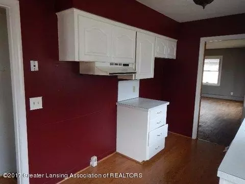 2015 W Maple St, Lansing, MI 48915 photo 2